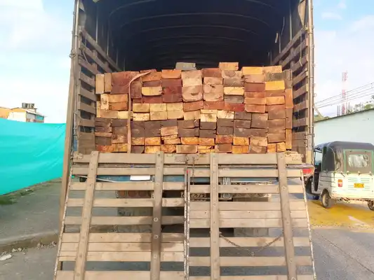 CODECHOC&Oacute; DECOMIS&Oacute; 40 METROS C&Uacute;BICOS DE MADERA EN LA REGIONAL SAN JUAN