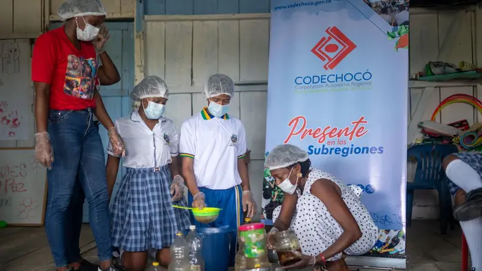 CODECHOC&Oacute; IMPULSA LA EDUCACI&Oacute;N AMBIENTAL EN CURBARAD&Oacute; CON TALLER DE RECICLAJE DE ACEITE DE COCINA USADO